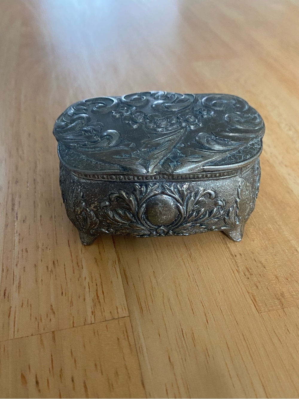 Vintage Ornate Silver-Tone Decorative Jewelry & Trinket Box with Red lining